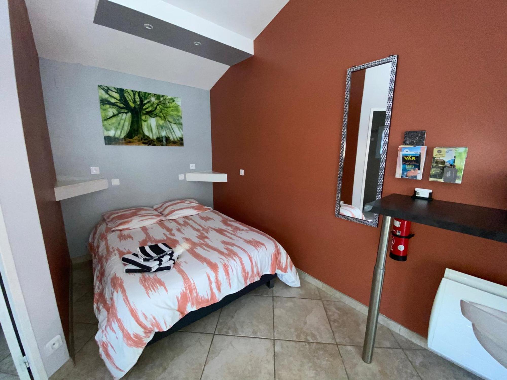Dependance Individuelle Apartment Nans-les-Pins